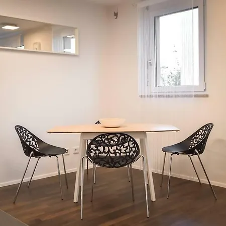 Deluxe Centre/milaneo